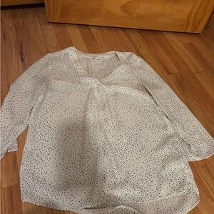 DR2 Ivory Top with Navy Dots